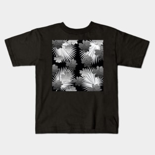 PALM MAGNOLIA SILVER BLACK AND WHITE PATTERN Kids T-Shirt